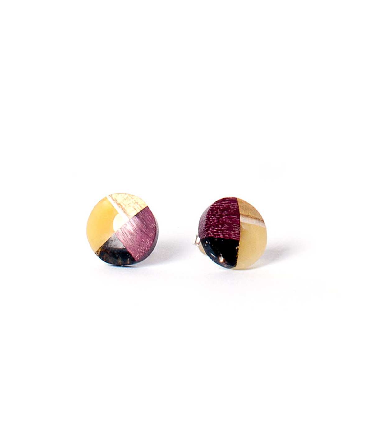 Studs made of amber and wood on silver.