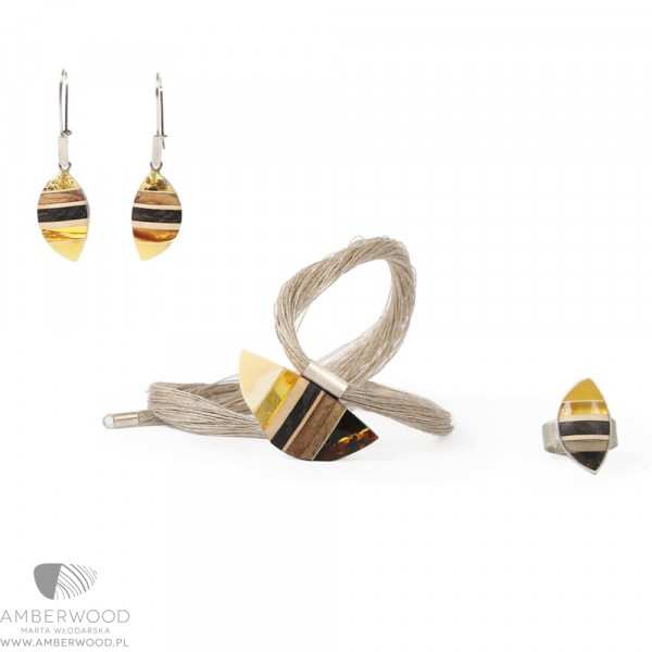 Earrings, pendant and ring with amber and wood.