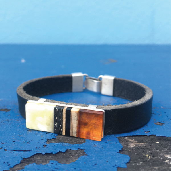 Amberwood Unisex Bracelet with amber and wood